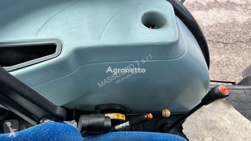Tracteur agricole New Holland TD5050 4X4