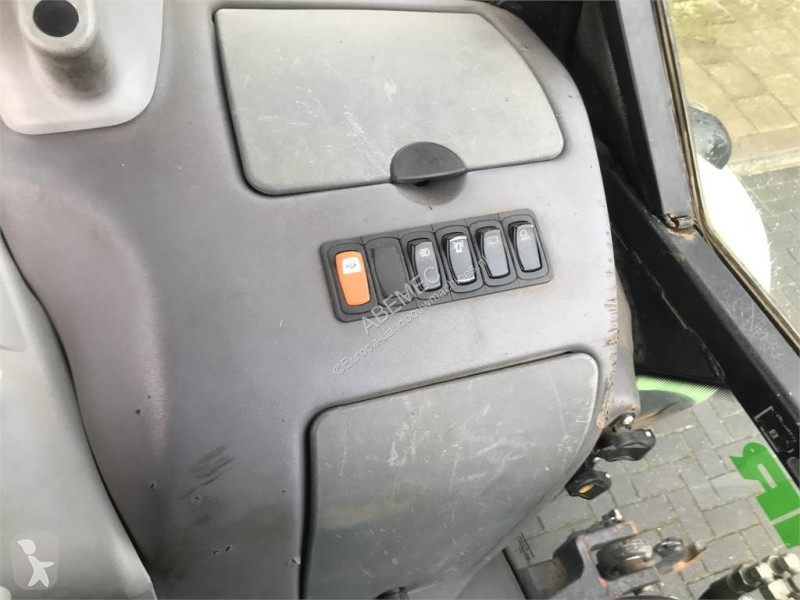 Tractor Deutz Agrotron ttv430 met brede wielen