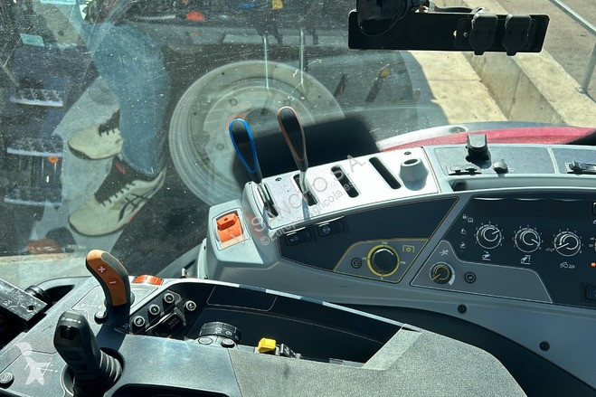 Tractor Valtra N135A