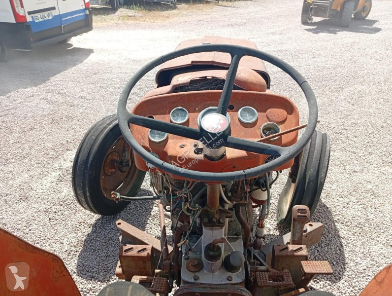Lantbrukstraktor Massey Ferguson  158