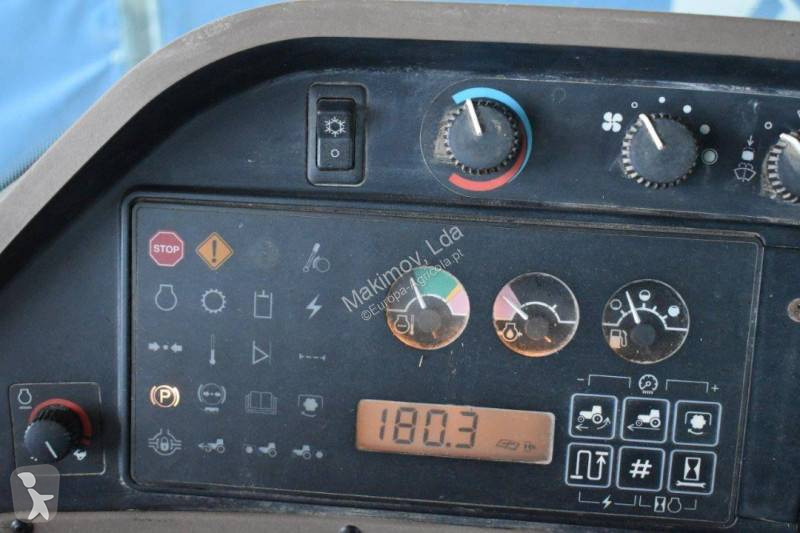 Tracteur agricole John Deere 8200