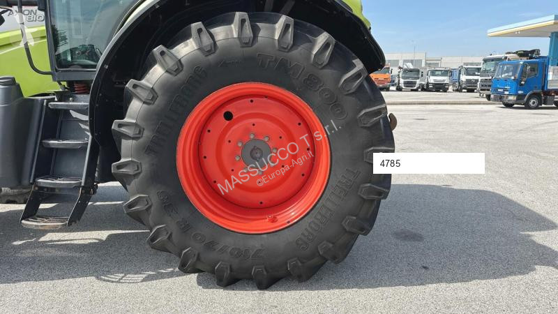 Tractor agrícola Claas Axion 810