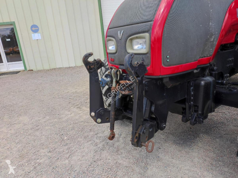 Tracteur agricole Valtra  T151