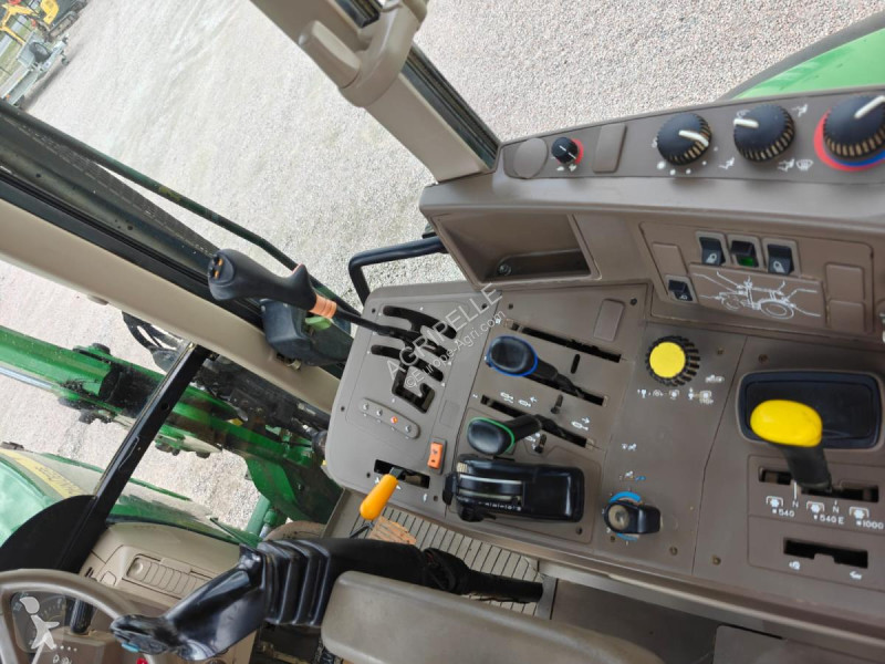 Tracteur agricole John Deere  6330