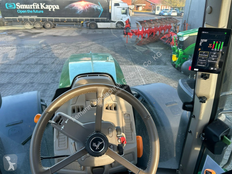 Zemědělský traktor John Deere 6M 250...