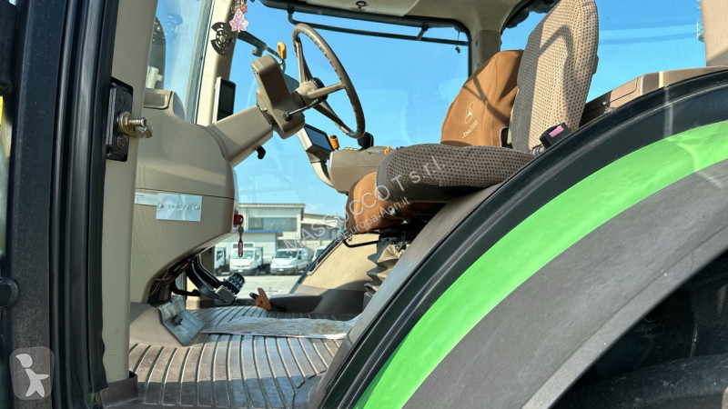Lantbrukstraktor John Deere 7230R