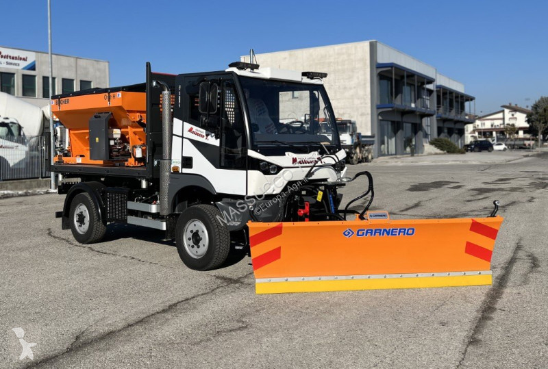 Lantbrukstraktor Aebi Schmidt MT760
