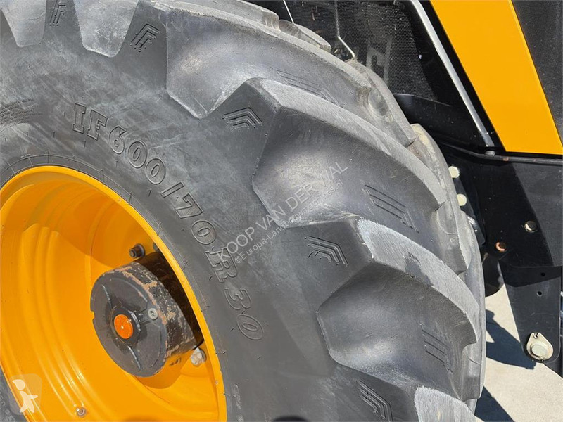 Lantbrukstraktor JCB
