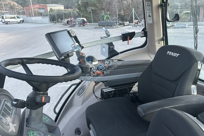 Landbrugstraktor Fendt 824 PROFI PLUS
