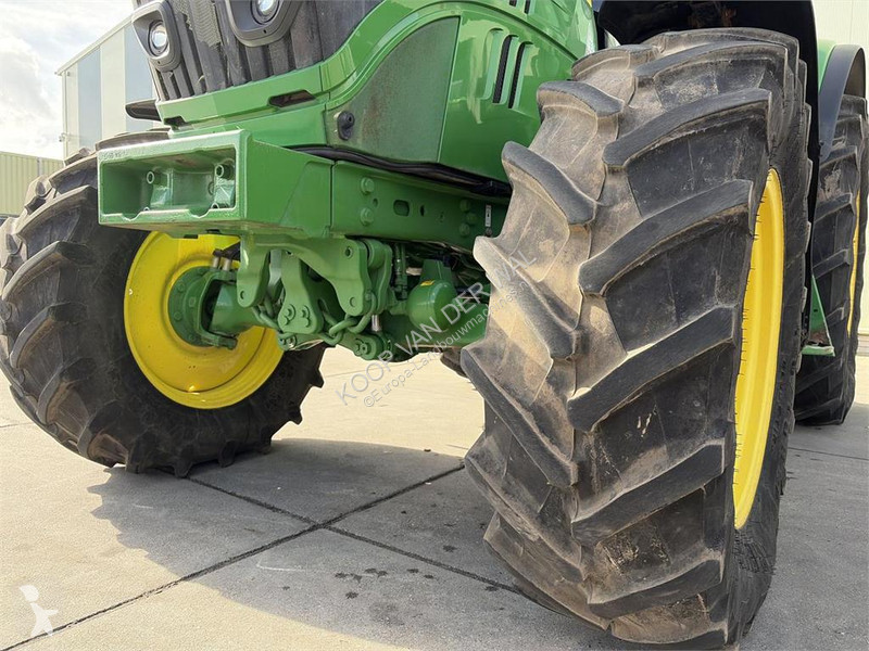 Lantbrukstraktor John Deere 6120M AQ TLS