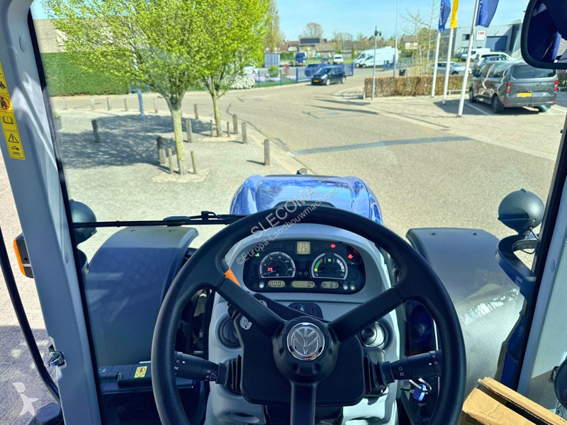 Lantbrukstraktor New Holland T6.145 AC STAGE V...