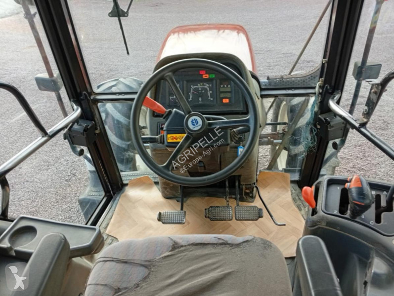 Lantbrukstraktor New Holland  M100
