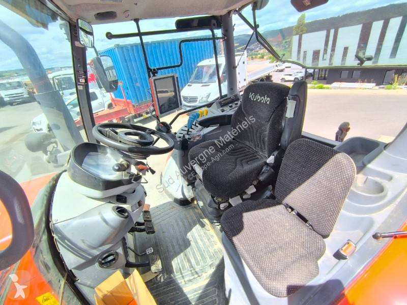 Kubota M7153 tractor