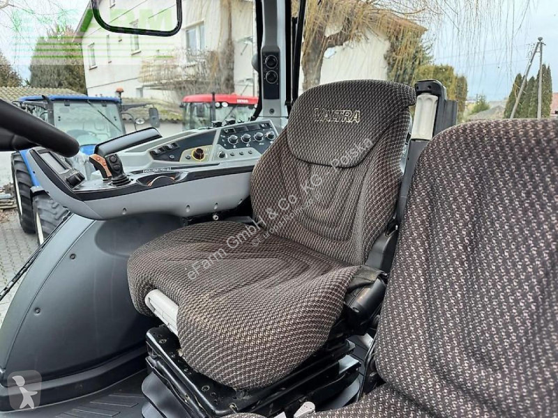 Valtra  t234 versu tractor