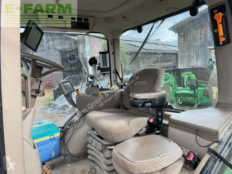 Lantbrukstraktor John Deere 7215R