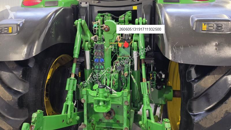 Traktor John Deere 6215 R