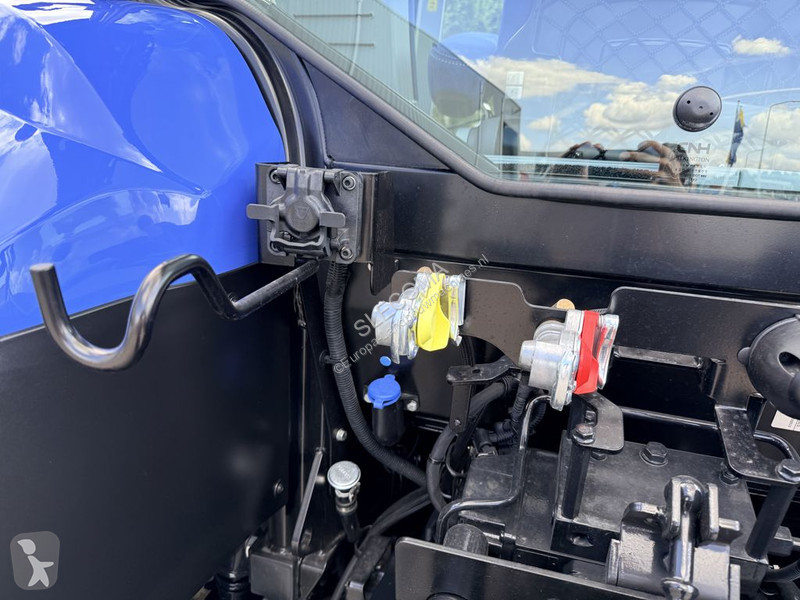 Traktor New Holland T5.140 AC Stage V
