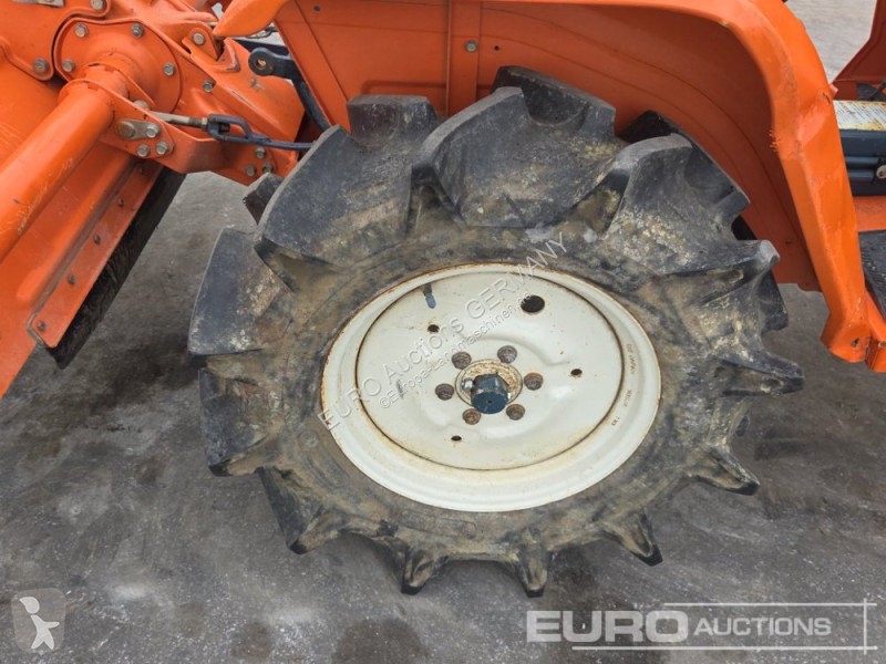 جرار زراعي Kubota B1402DT