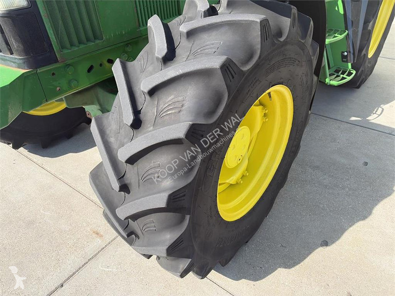 Lantbrukstraktor John Deere 6810 PQ