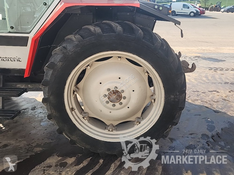 Сільськогосподарський трактор Massey Ferguson 3060
