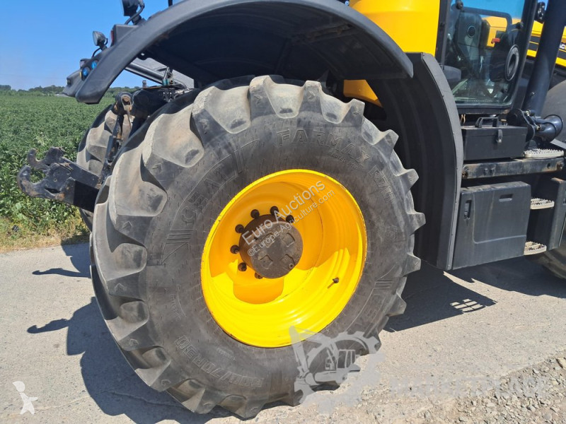 Сільськогосподарський трактор JCB FASTRAC 4220