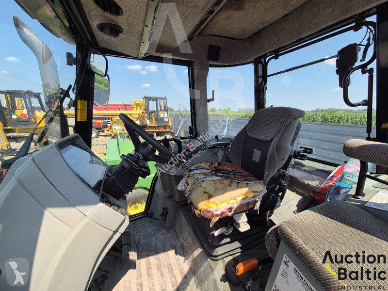 Трактор Massey Ferguson 6255