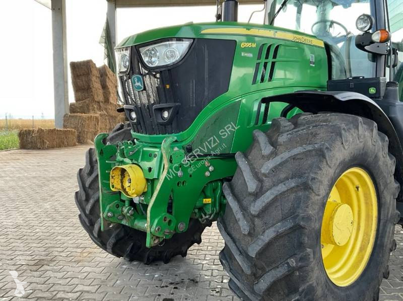 Lantbrukstraktor John Deere 6195M
