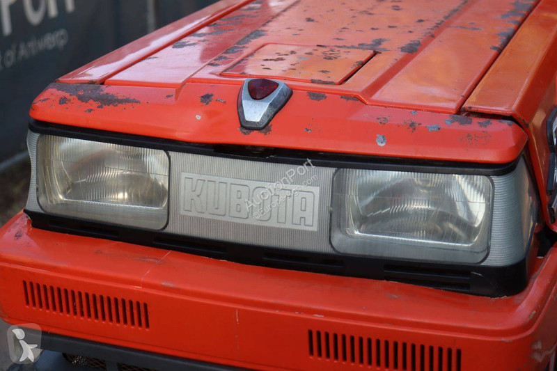 جرار زراعي Kubota L1-235