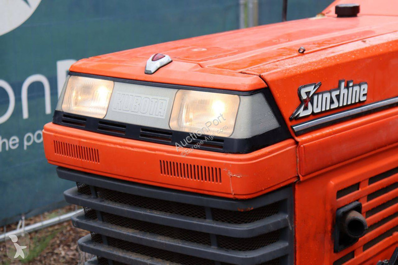 جرار زراعي Kubota Sunshine L1-215