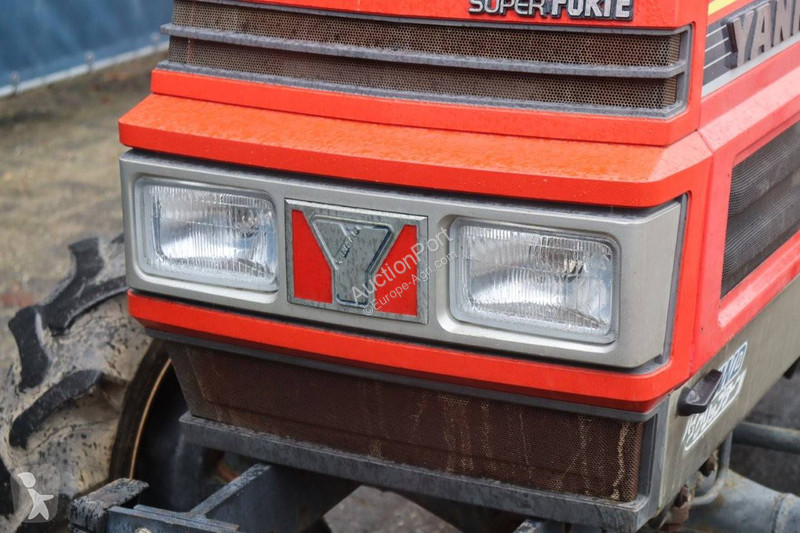 Сільськогосподарський трактор Yanmar...
