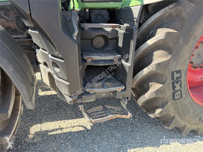 Сільськогосподарський трактор Fendt 828 Vario
