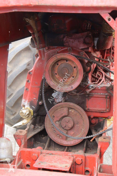 Tractor agrícola International 523