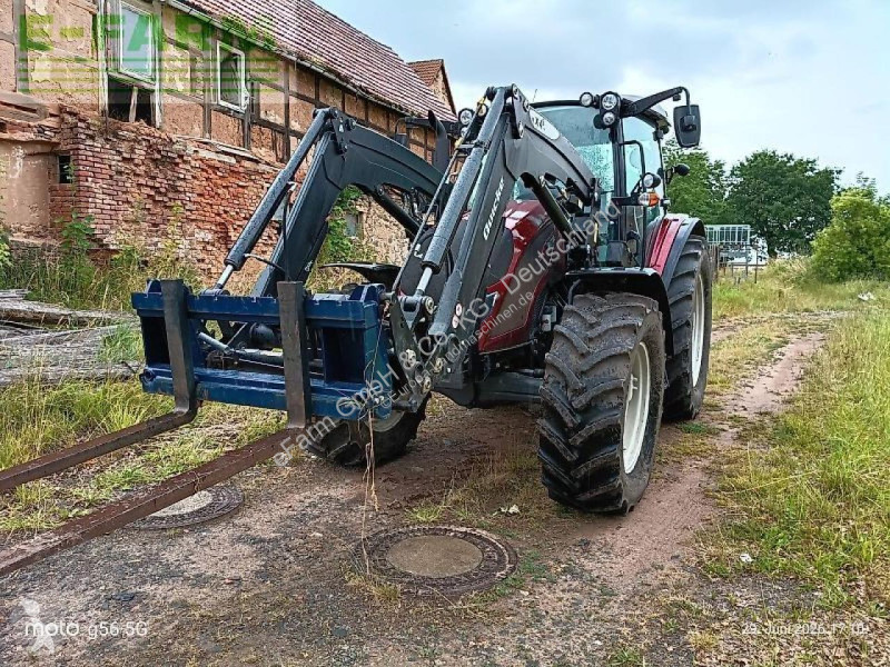 Tracteur agricole Valtra  a114 mit frontlader...