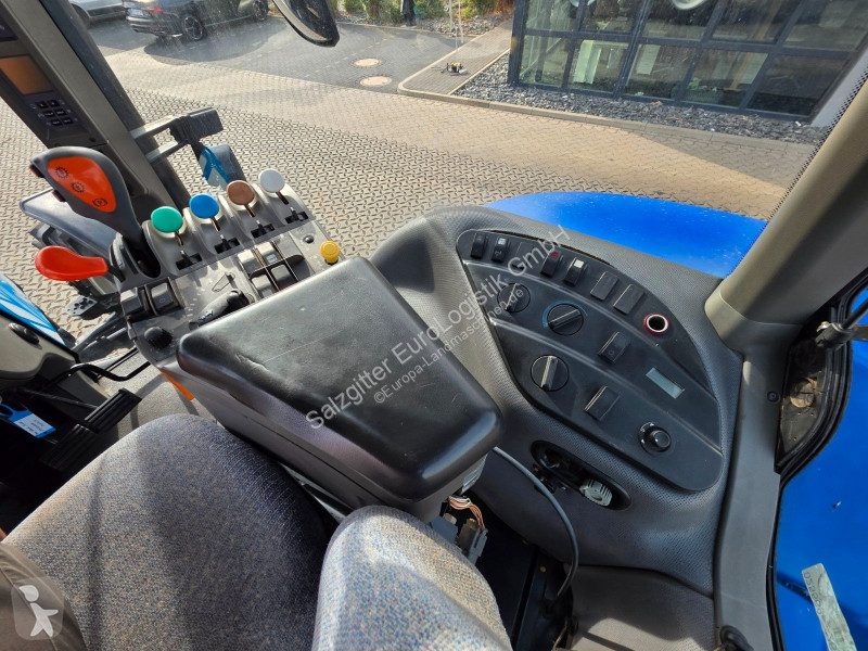 Tracteur agricole New Holland TG 230