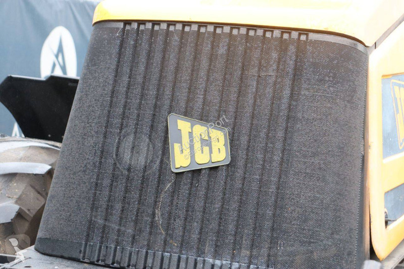 Zemědělský traktor JCB Fastrac 1135