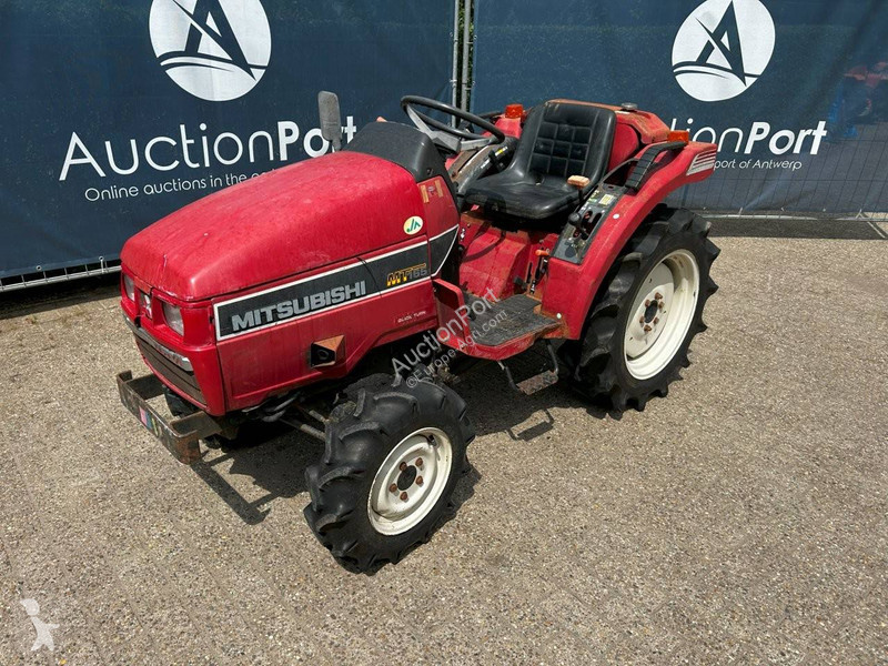 Tracteur agricole Mitsubishi MT165