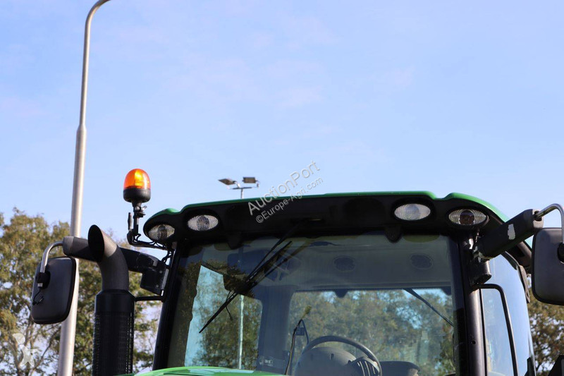 Zemědělský traktor John Deere 6170 R