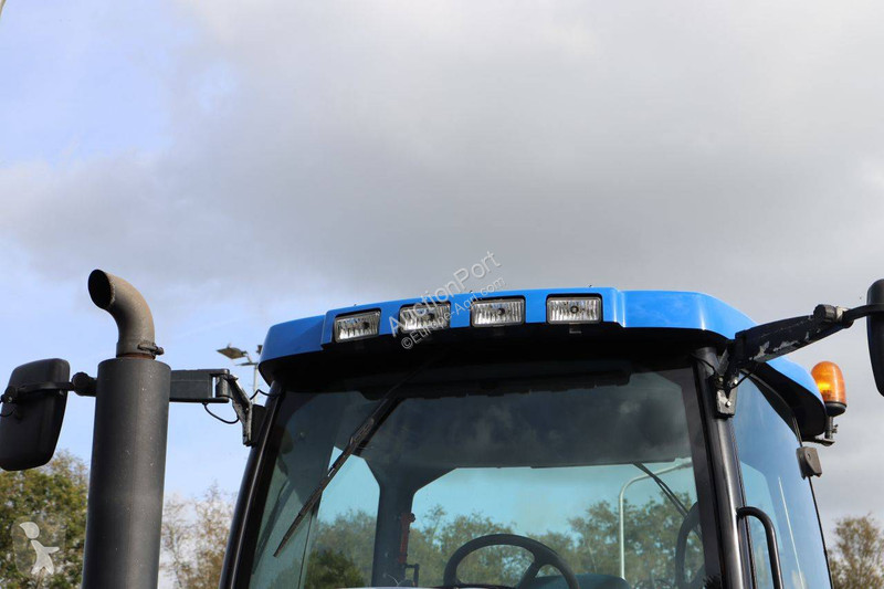 Zemědělský traktor New Holland T8020