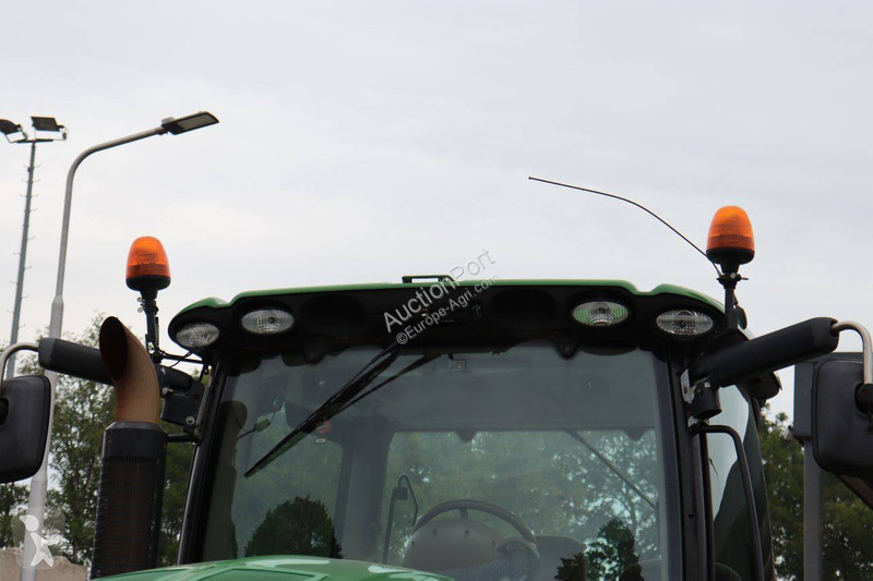 Zemědělský traktor John Deere 6190R