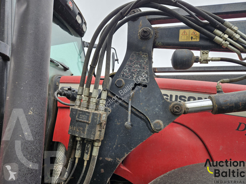 Zemědělský traktor Massey Ferguson 6480