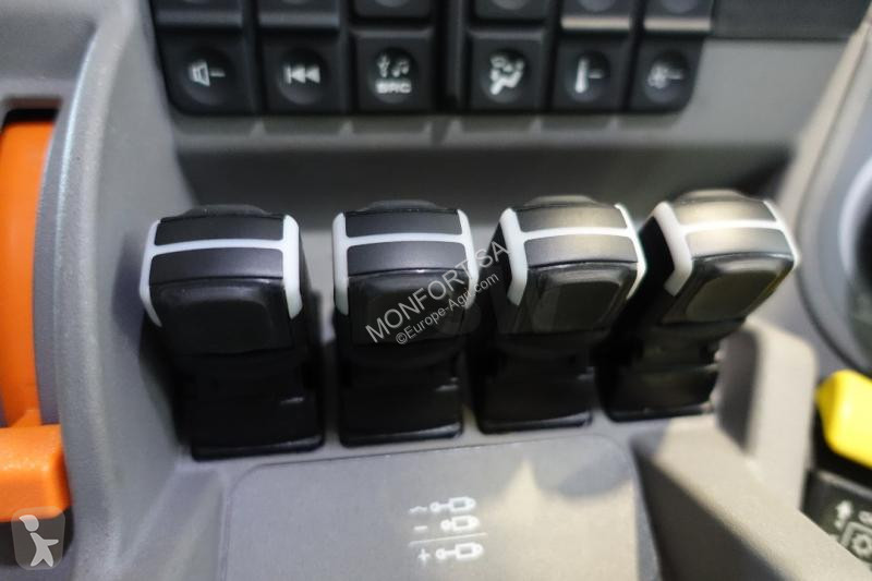 جرار زراعي JCB Icone