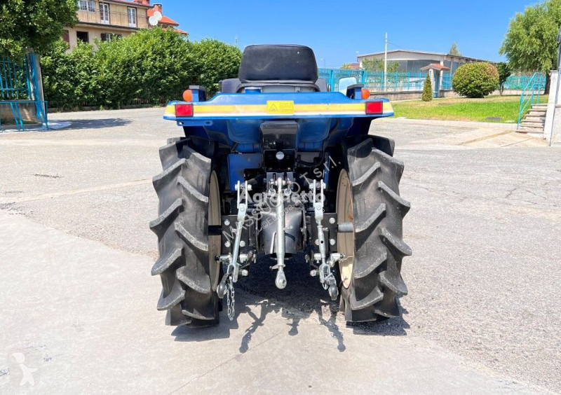 Tractor agrícola Iseki TU170F