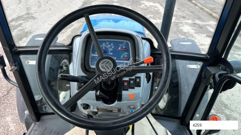 Tracteur agricole New Holland TD5050 4X4