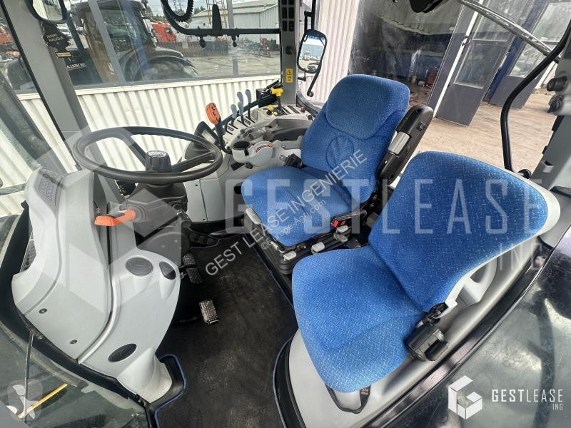 Tracteur agricole New Holland  T7.235