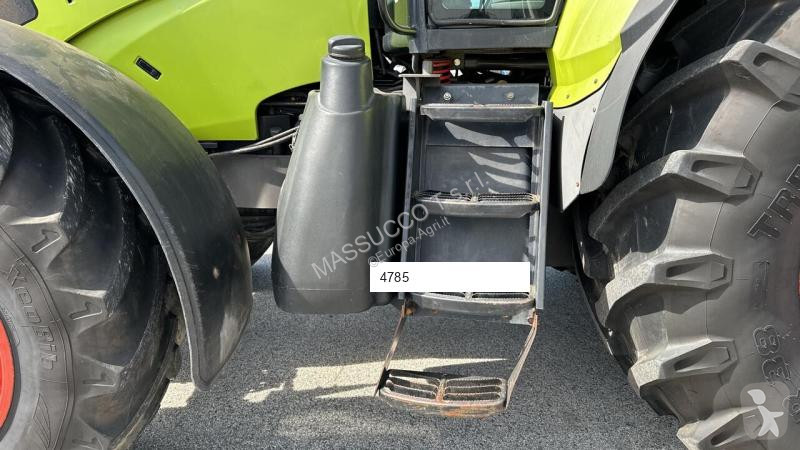 Tractor agrícola Claas Axion 810