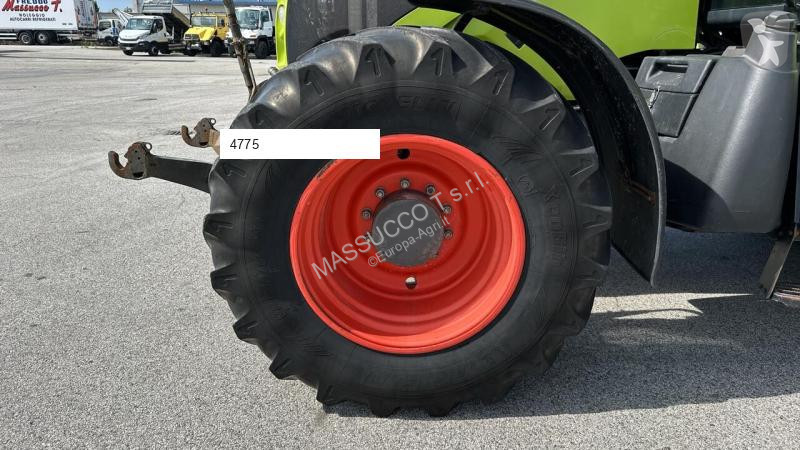 Tractor agrícola Claas AXION 810