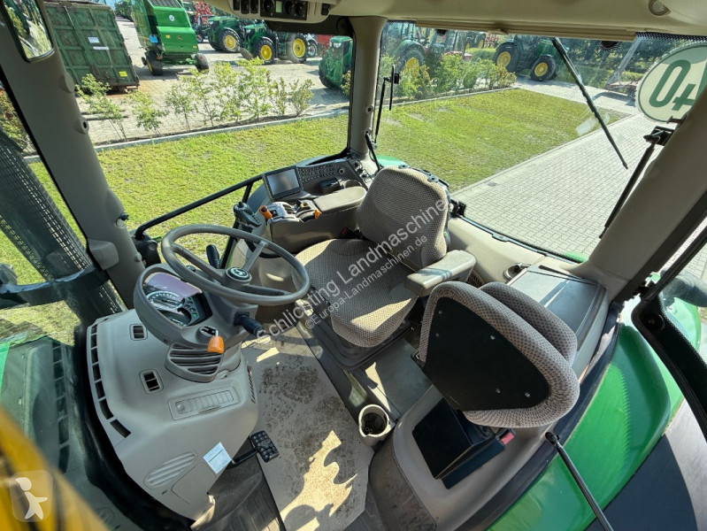 Tractor agrícola John Deere 6210R