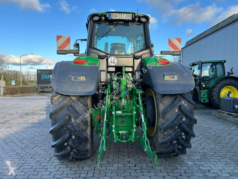 Zemědělský traktor John Deere 6M 250...