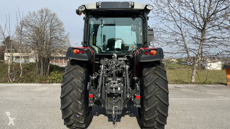 Trattore Massey Ferguson 5711 DYNA4 4X4
