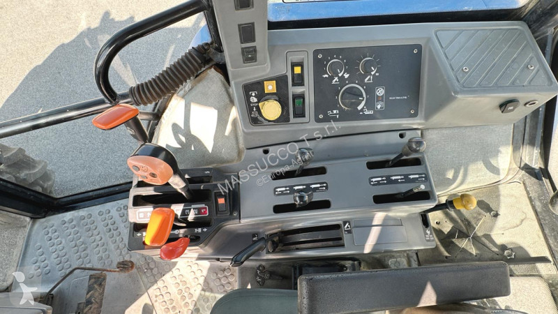 Lantbrukstraktor Ford 8240 4x4